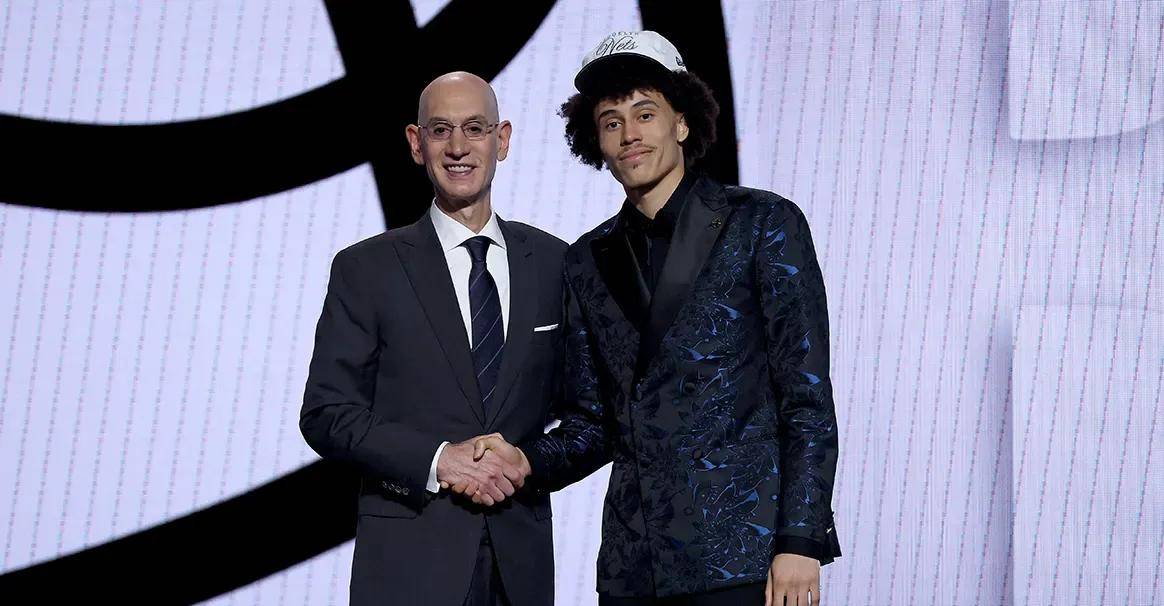 包含今晨布鲁克林篮网备战CBA季后赛，战术微调细节曝光，引发热议，年轻球员得到机会的词条